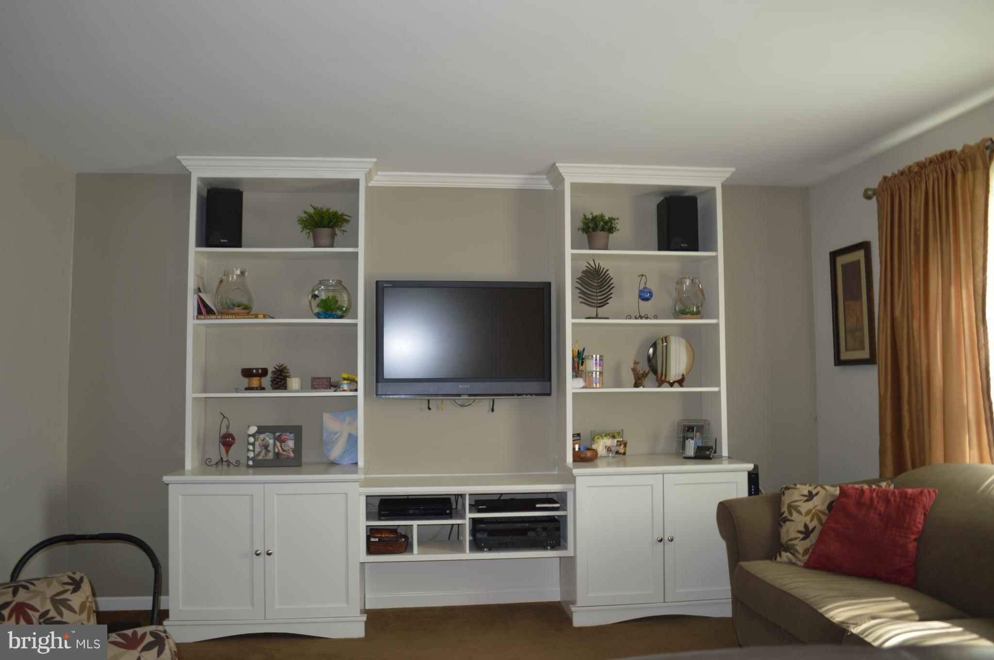 108 White Hall Road Elkton, MD 21921 - Photo 13 of 26 Living Room
