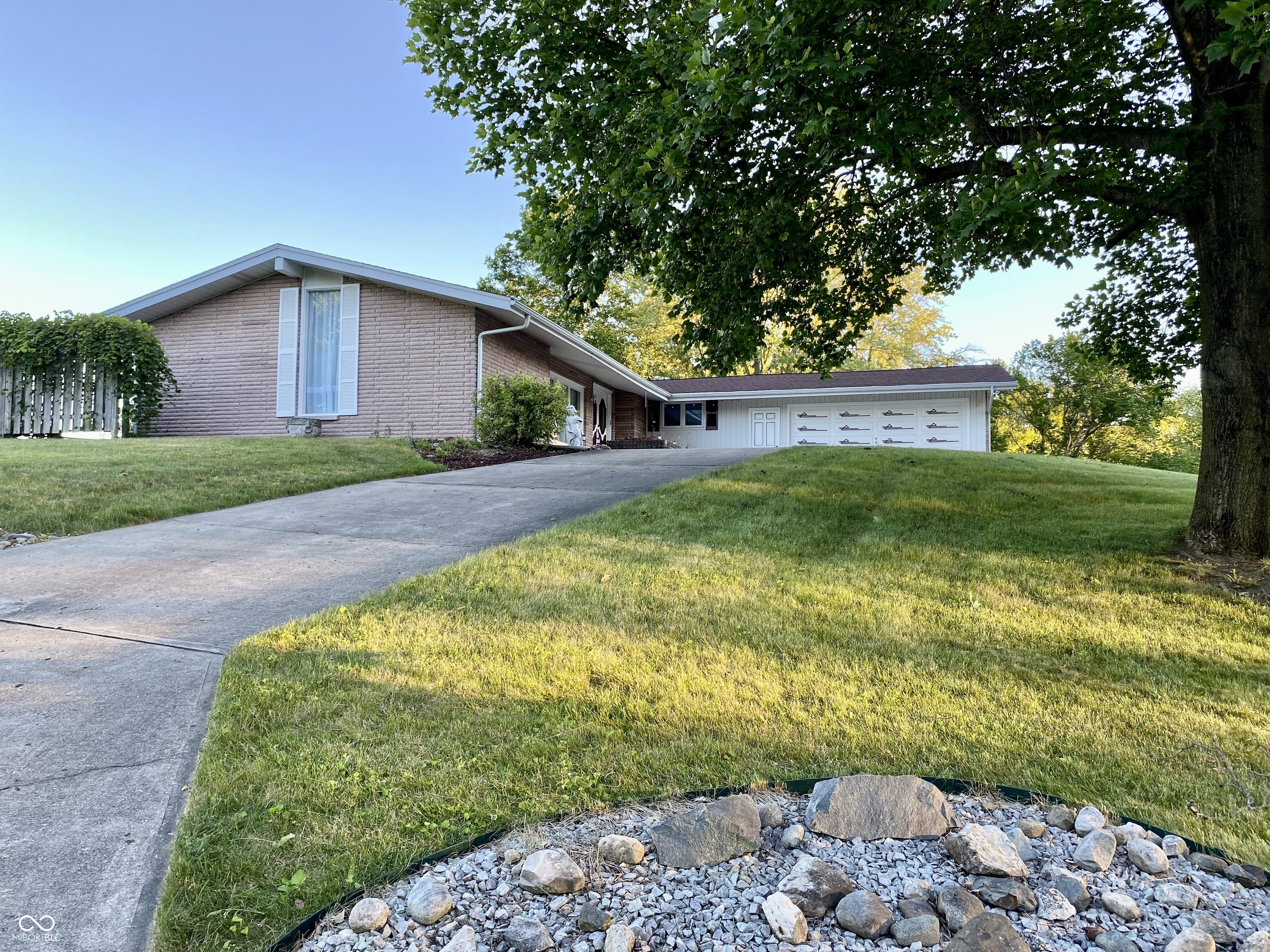 5706 Fairlee Road Anderson, IN 46013 - Photo 1 of 46 Gallery Image 1