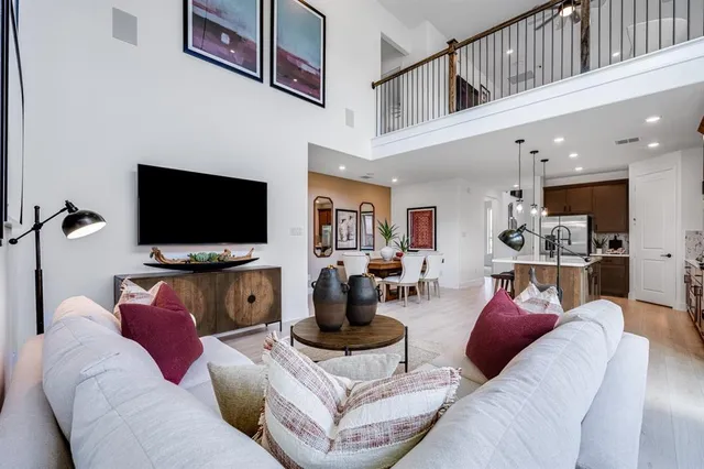 a picture of a red and white building