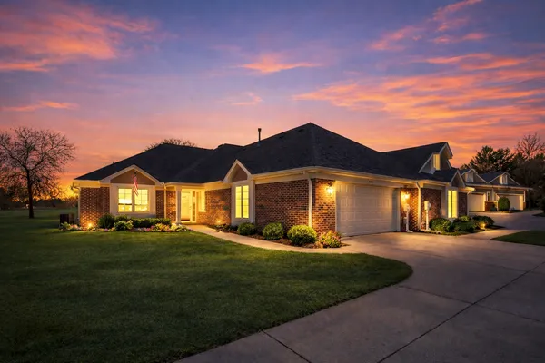 $449,000 | 8810 Point Vista Drive, Victoria, MN 55386