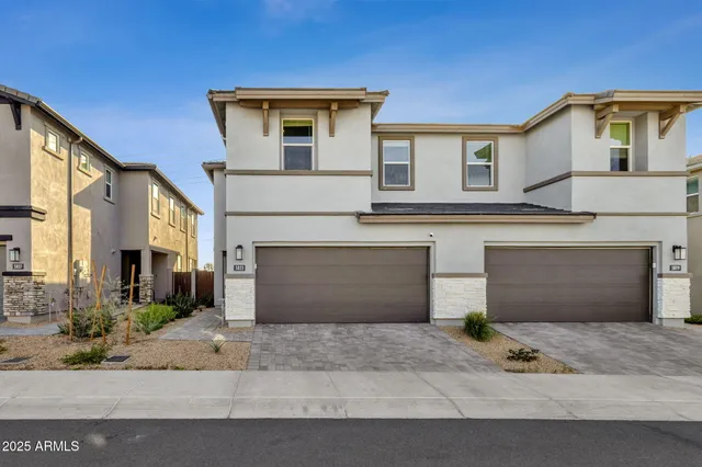 $3,200 | 5823 East Rose Garden Lane, Phoenix, AZ 85054