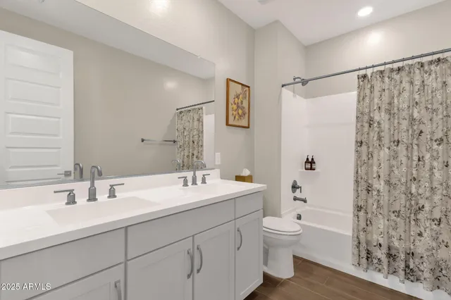 $3,200 | 5823 East Rose Garden Lane, Phoenix, AZ 85054