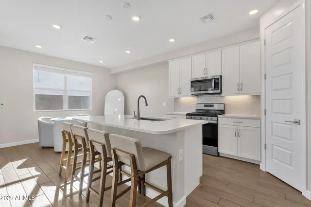 $3,200 | 5823 East Rose Garden Lane, Phoenix, AZ 85054