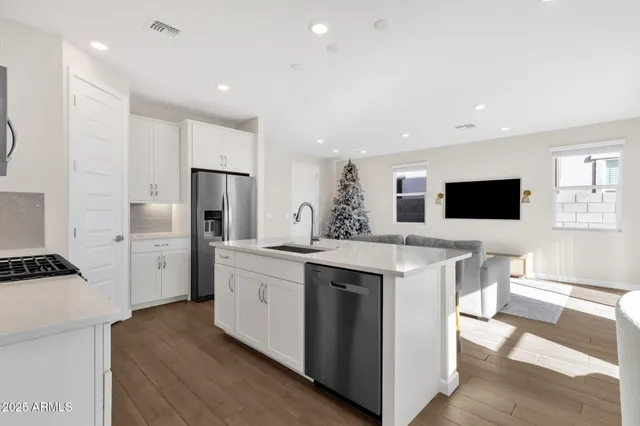 $3,200 | 5823 East Rose Garden Lane, Phoenix, AZ 85054