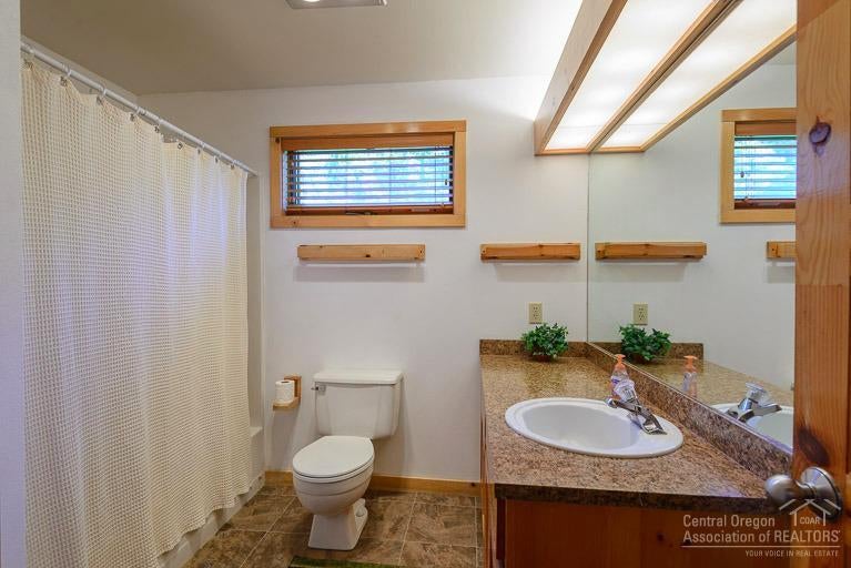 57521 Circle 4 Cabin Road, Unit 32 Sunriver, OR 97707 - Photo 9 of 16 Additional Photo