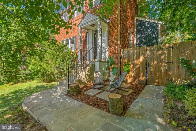 a view of a bird door of the house