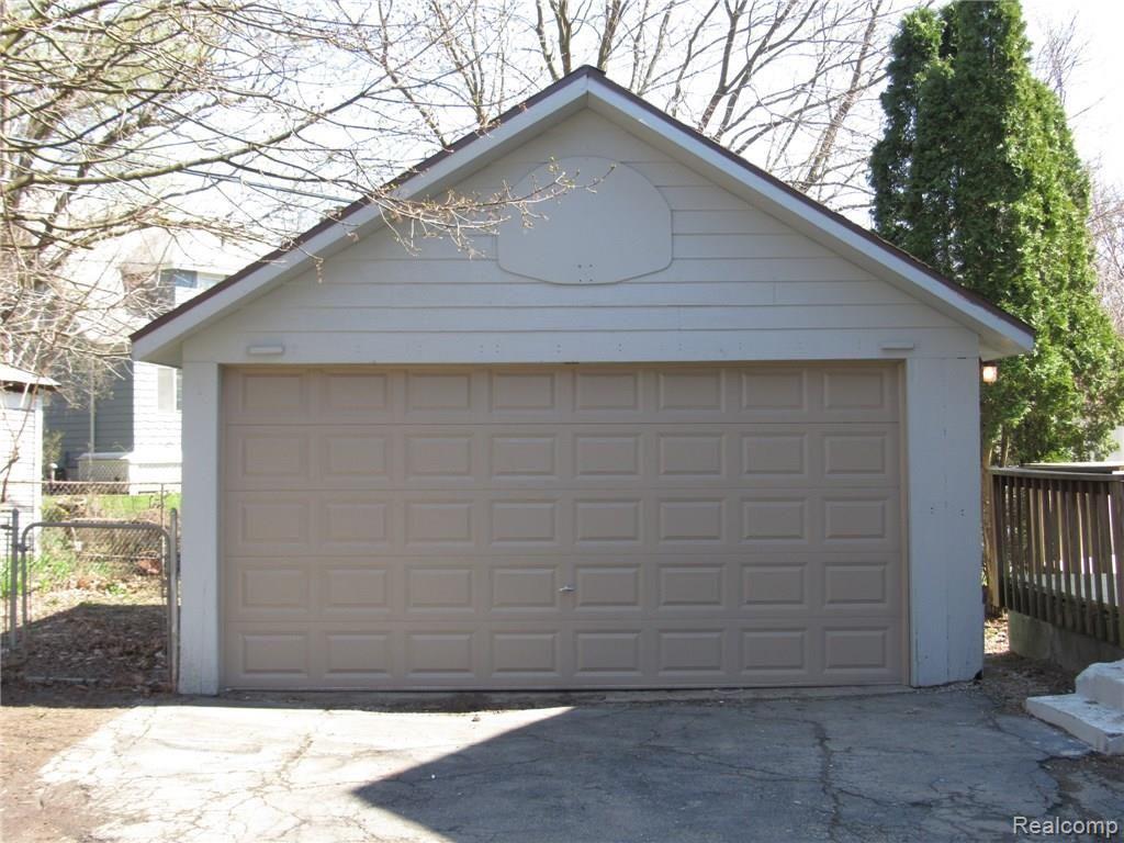 711 Menominee Road Pontiac, MI 48341 - Photo 46 of 53