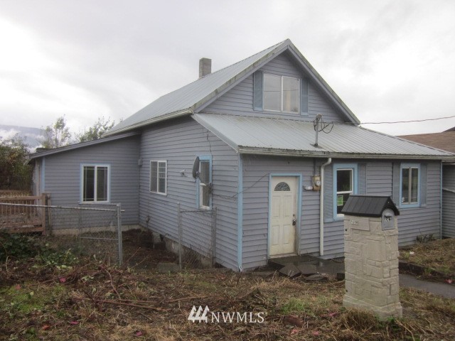 387 East Little Island Road Cathlamet, WA 98612 - Photo 1 of 19 Gallery Image 1