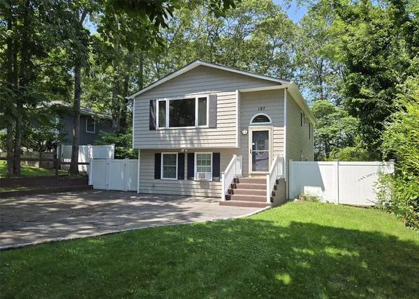$625,000 | 187 Carleton Drive East, Shirley, NY 11967