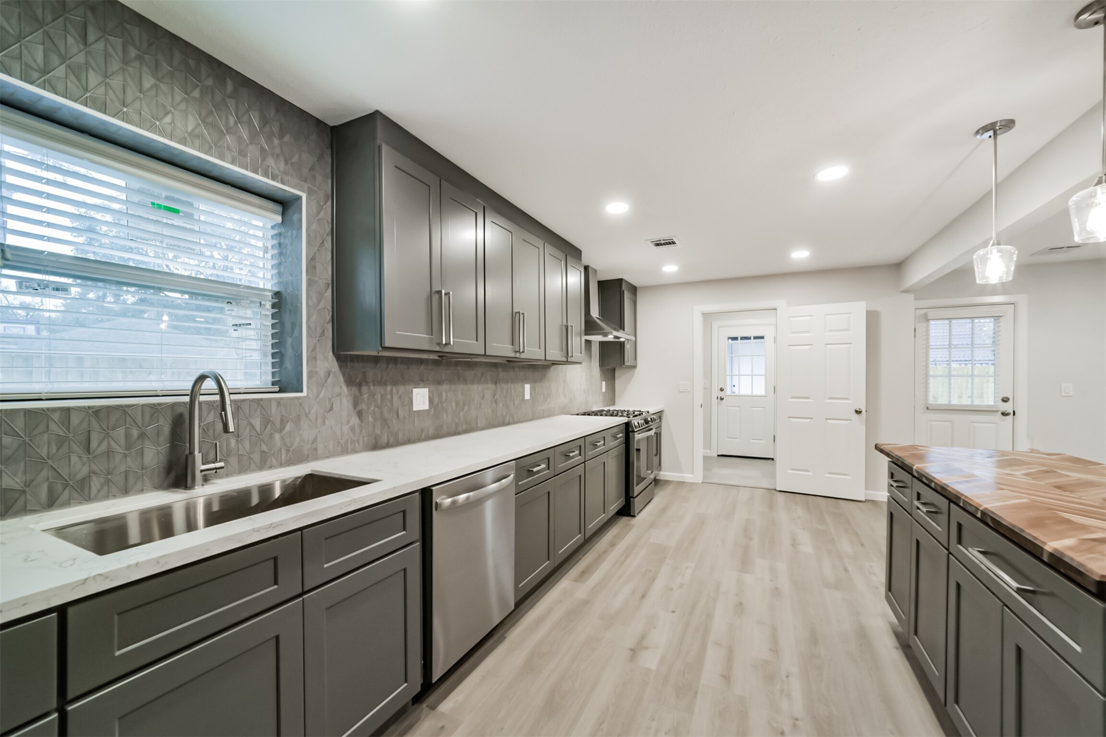 15610 Ripplewind Lane Houston, TX 77068 - Photo 12 of 44