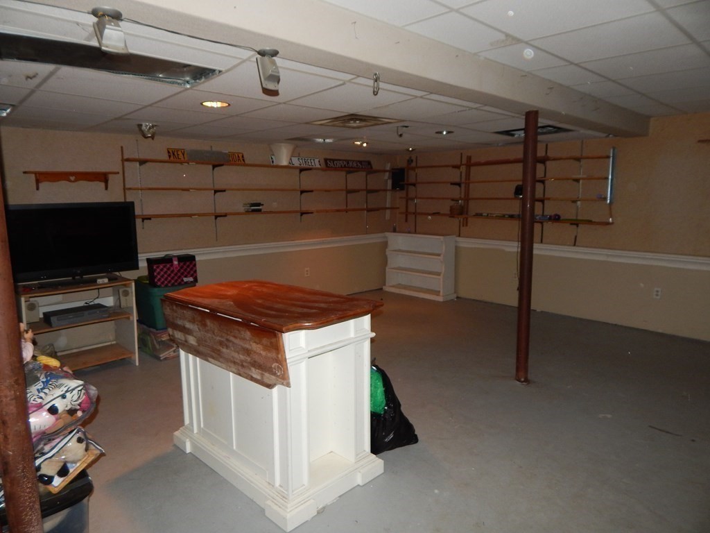 12 Maple Street Townsend, MA 01469 - Photo 16 of 21 Gallery Image 16