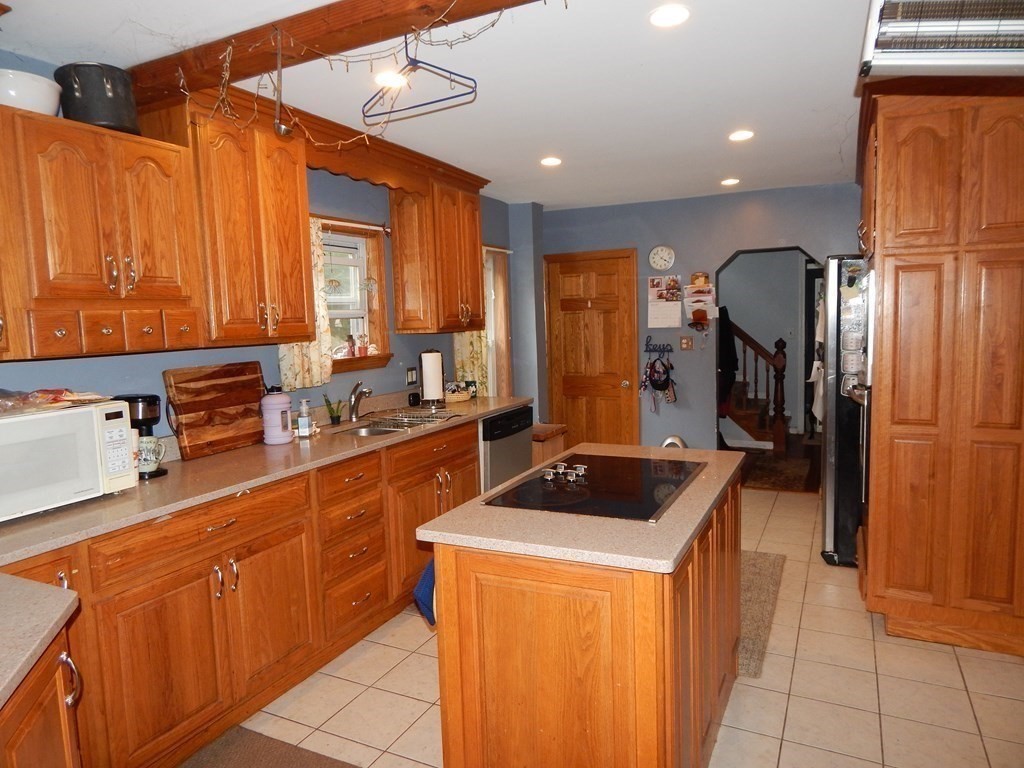 12 Maple Street Townsend, MA 01469 - Photo 4 of 21 Gallery Image 4