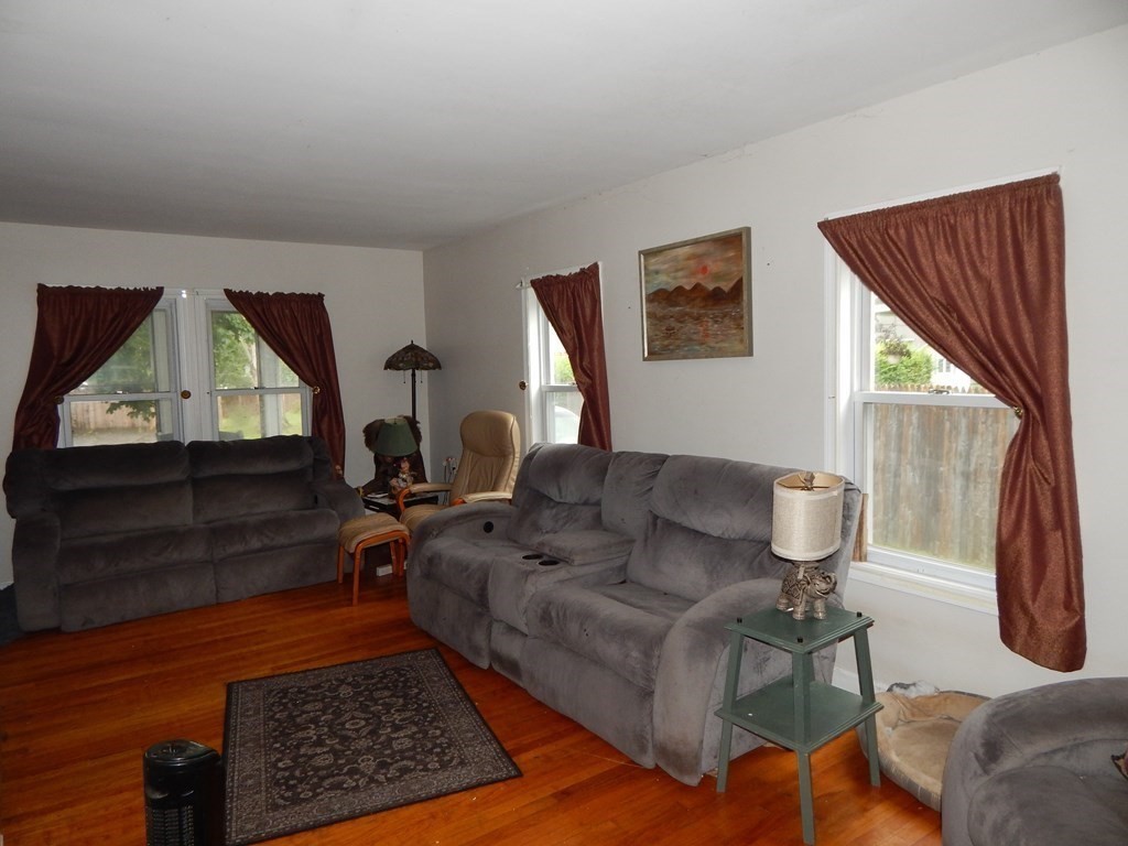 12 Maple Street Townsend, MA 01469 - Photo 6 of 21 Gallery Image 6