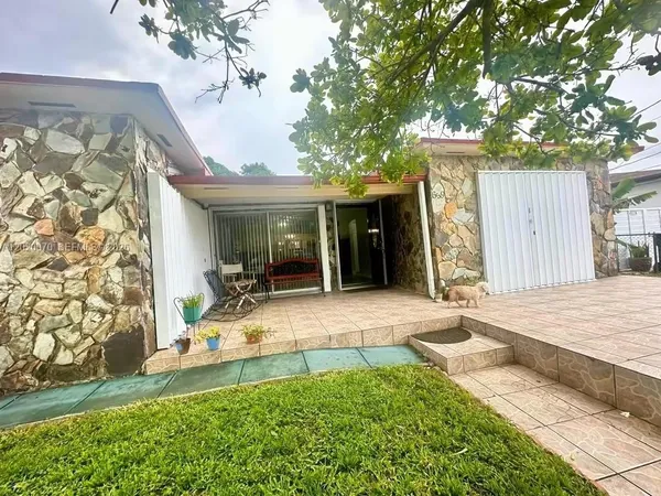 $650,000 | 659 West 14th Street, Hialeah, FL 33010