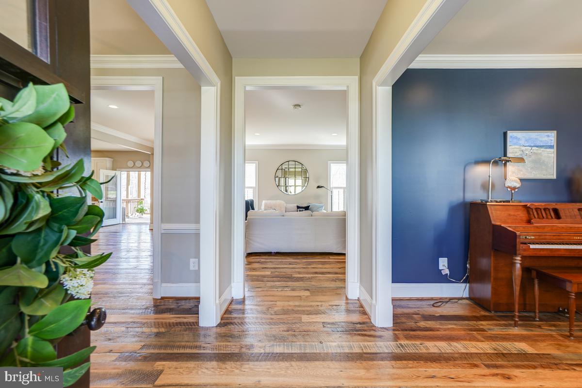 12334 Bristow Road Bristow, VA 20136 - Photo 4 of 47 Foyer