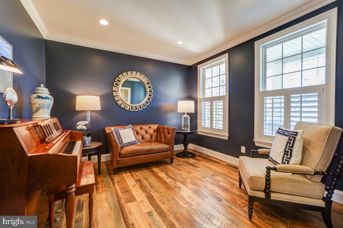 12334 Bristow Road Bristow, VA 20136 - Photo 5 of 47 Living Room