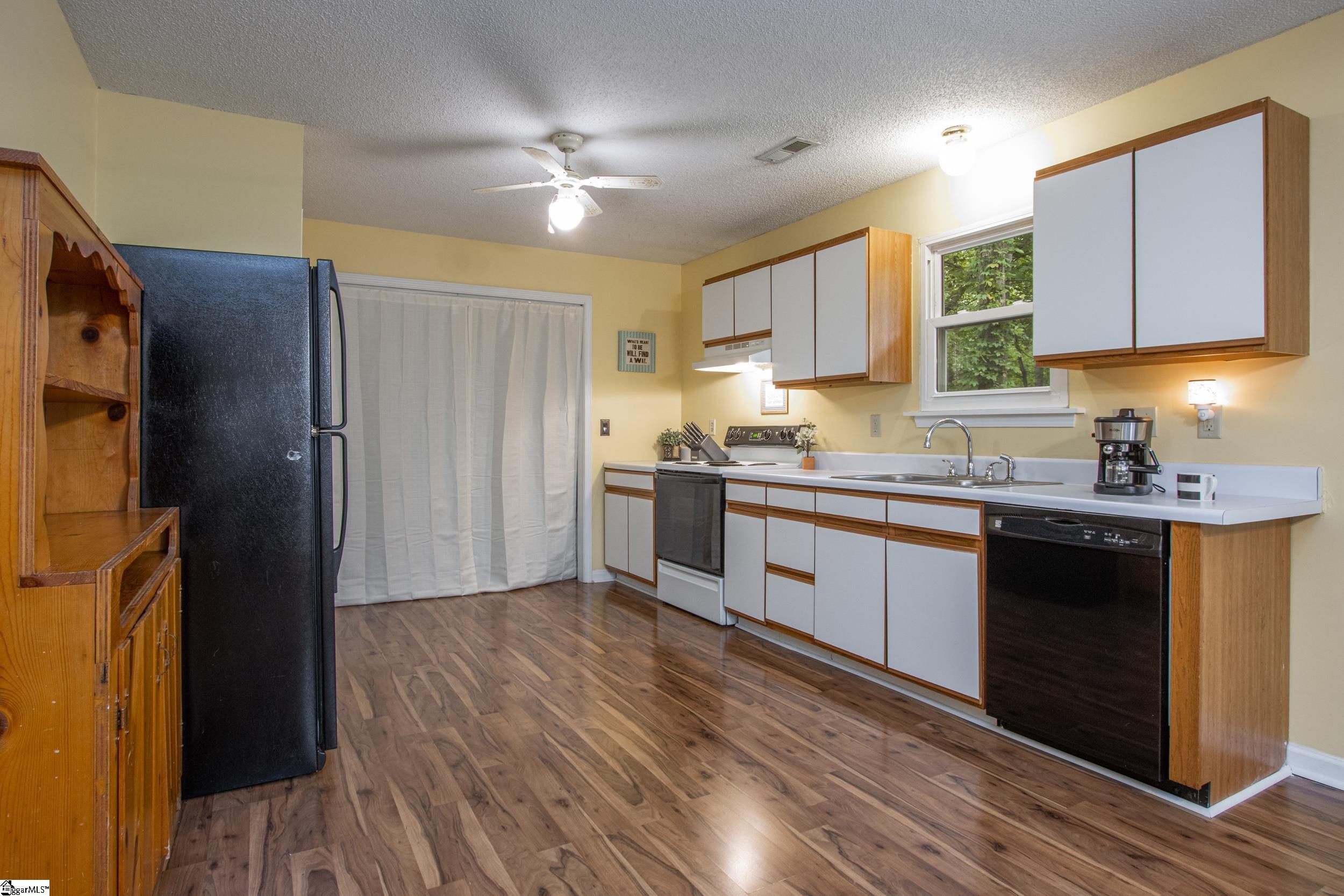 49 Duncan Creek Road Greenville, SC 29609 - Photo 2 of 24