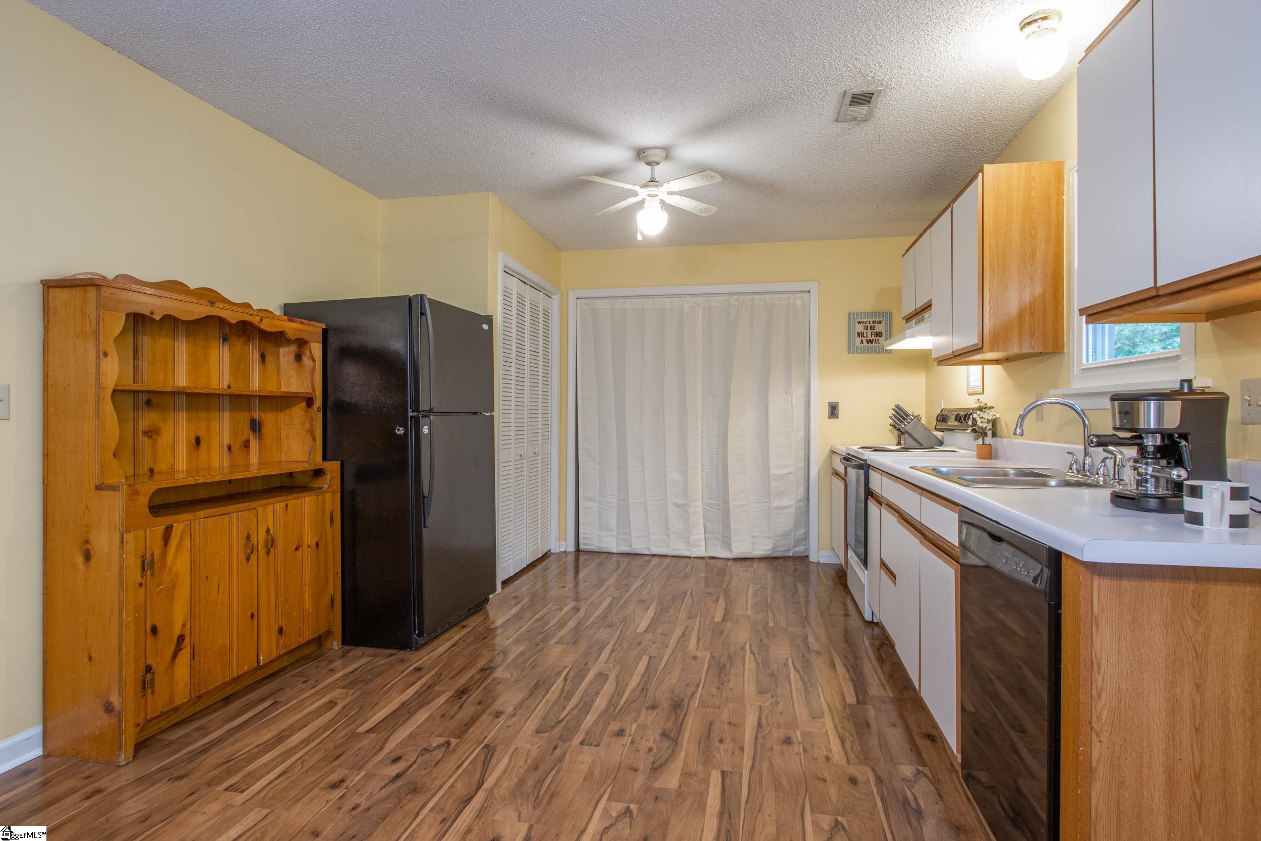 49 Duncan Creek Road Greenville, SC 29609 - Photo 11 of 24