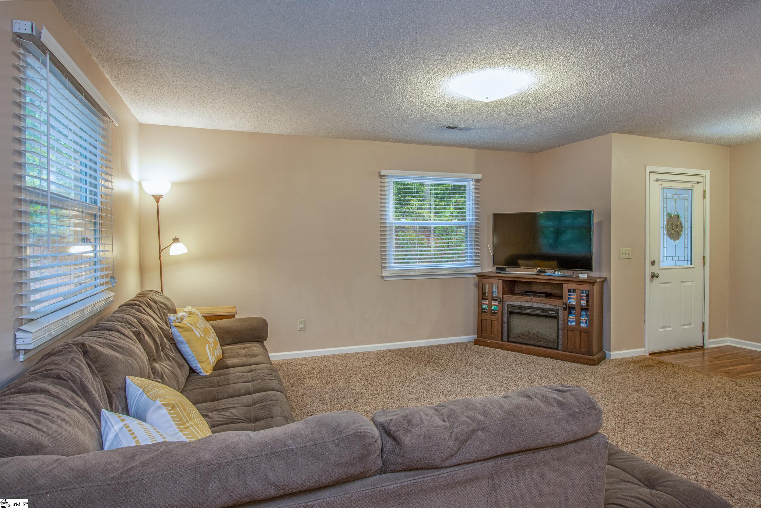 49 Duncan Creek Road Greenville, SC 29609 - Photo 5 of 24