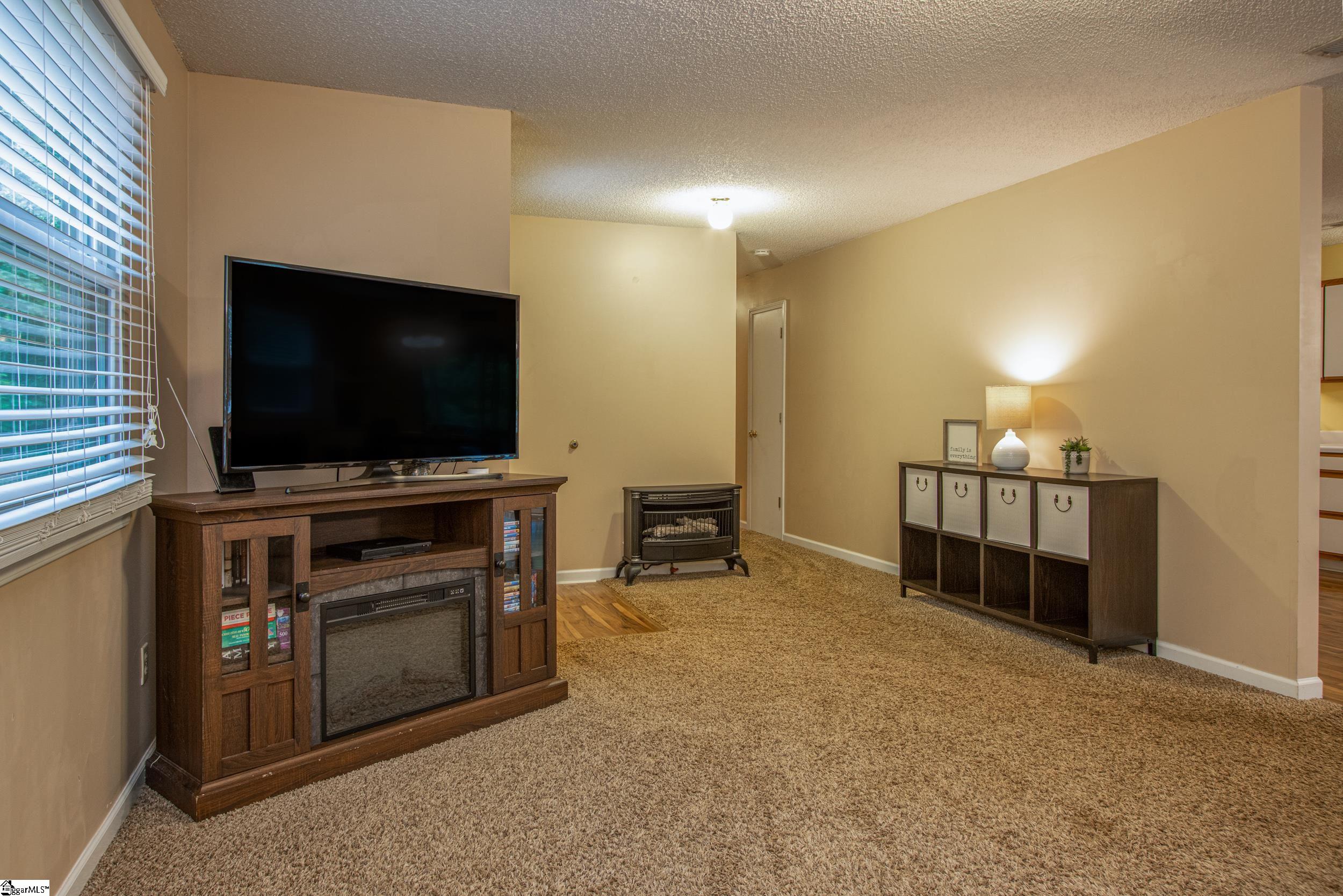 49 Duncan Creek Road Greenville, SC 29609 - Photo 6 of 24