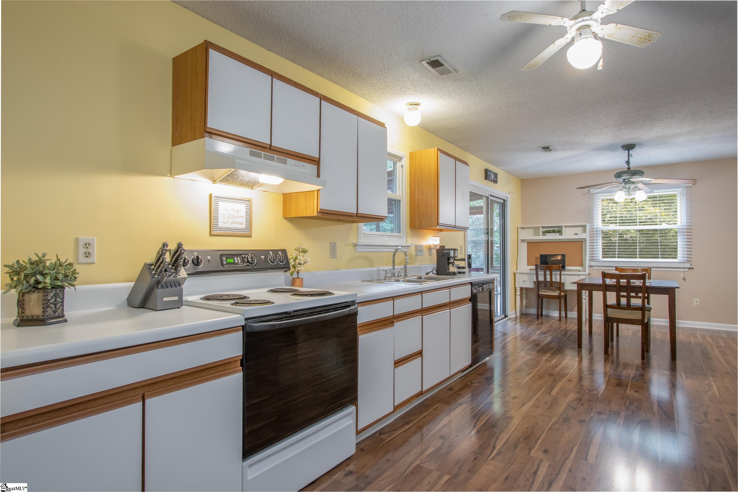 49 Duncan Creek Road Greenville, SC 29609 - Photo 10 of 24