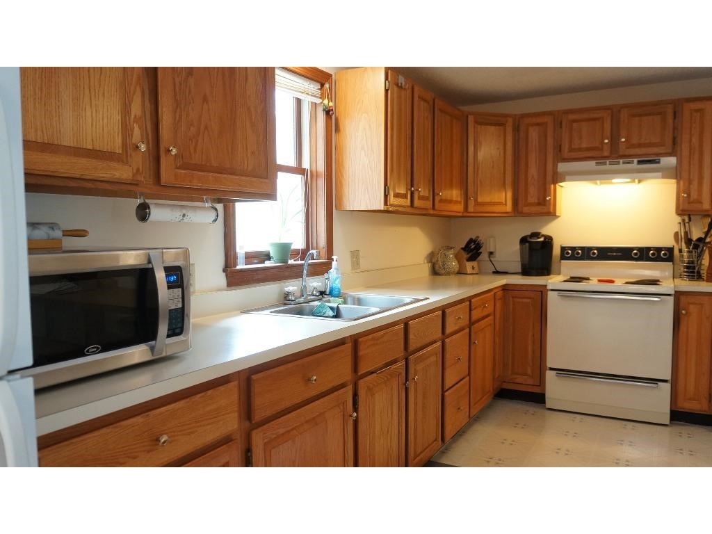 16 Pinnie Hill Road Epsom, NH 03234 - Photo 7 of 14