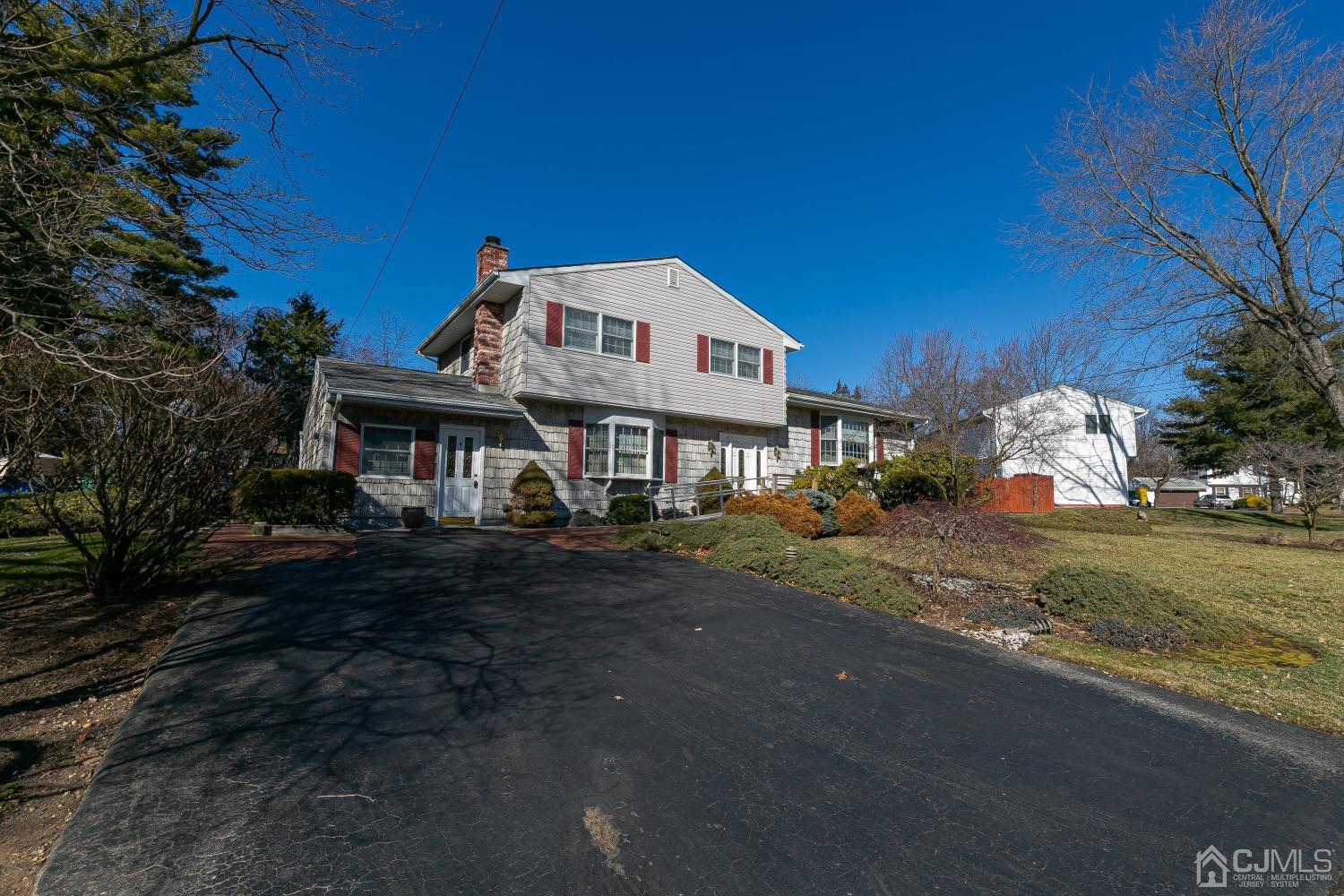 39 Corona Road East Brunswick, NJ 08816 - Photo 4 of 49 Gallery Image 4