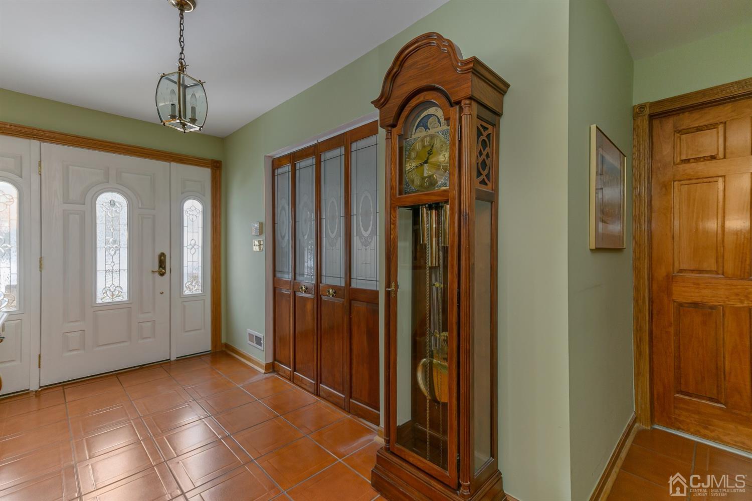 39 Corona Road East Brunswick, NJ 08816 - Photo 5 of 49 Gallery Image 5