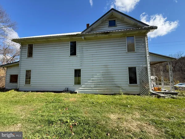 a front view of house with yard