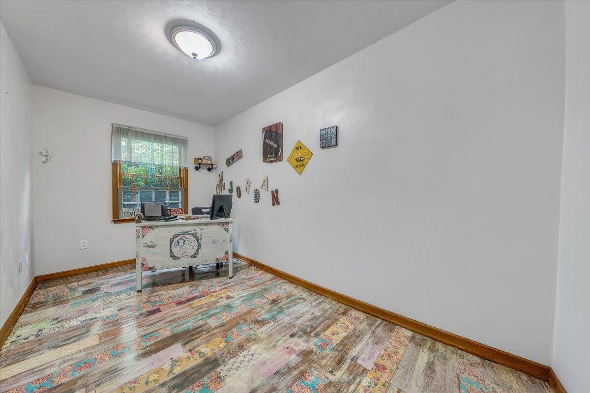 879 Aps Knob Road New Castle, VA 24127 - Photo 19 of 42 19-MIB07353