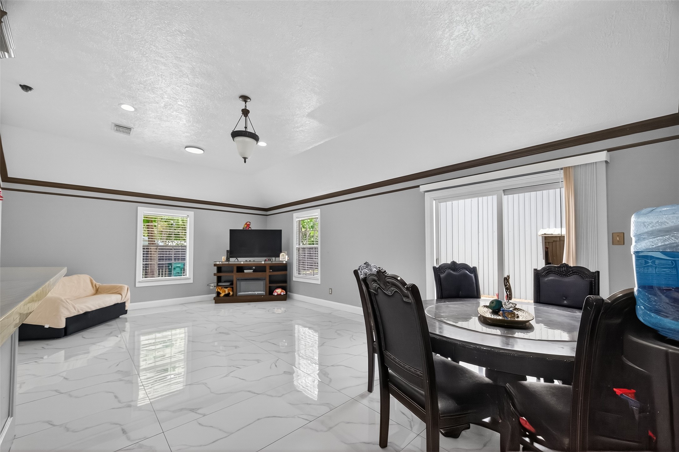 4917 Sycamore Avenue Pasadena, TX 77503 - Photo 14 of 46 a living room with furniture and a couch
