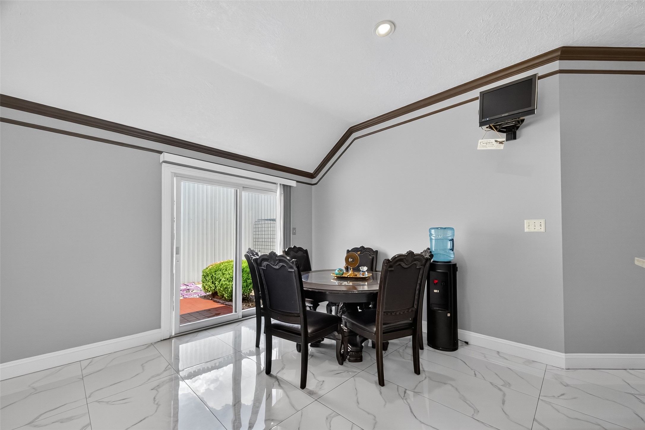 4917 Sycamore Avenue Pasadena, TX 77503 - Photo 15 of 46 a dining room with furniture and window