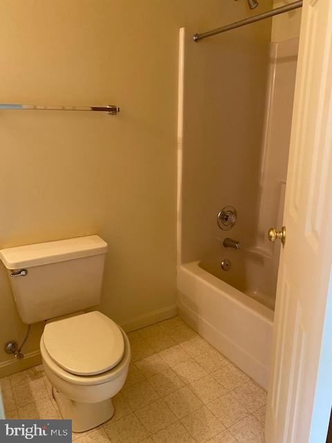 5244 Dixons Mill Road Marshall, VA 20115 - Photo 33 of 61 Full bath attached to second bedroom