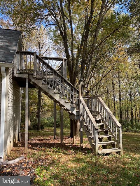5244 Dixons Mill Road Marshall, VA 20115 - Photo 44 of 61 Stairs to private entrance to apartment