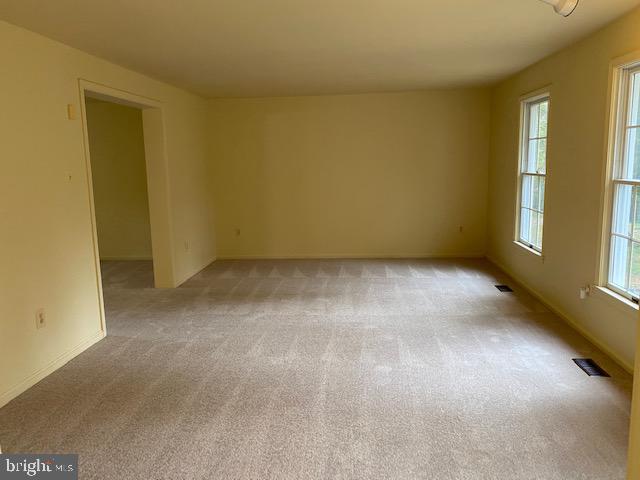 5244 Dixons Mill Road Marshall, VA 20115 - Photo 6 of 61 Living room