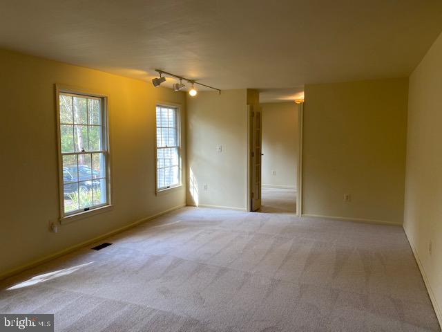 5244 Dixons Mill Road Marshall, VA 20115 - Photo 7 of 61 Living Room