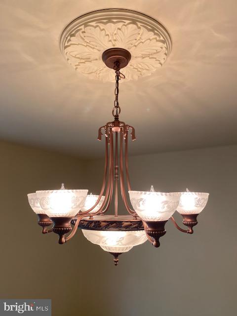 5244 Dixons Mill Road Marshall, VA 20115 - Photo 10 of 61 Dining room light fixture