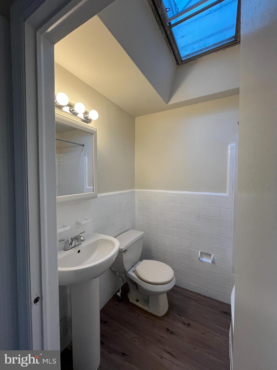 2227 Dermond Avenue Upper Darby, PA 19082 - Photo 9 of 24