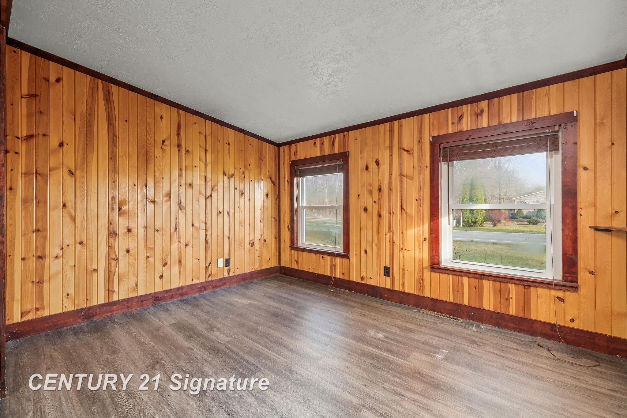 2378 South Garfield Road Auburn, MI 48611 - Photo 9 of 25 Perfect flex space. Additional living area, office area, etc.