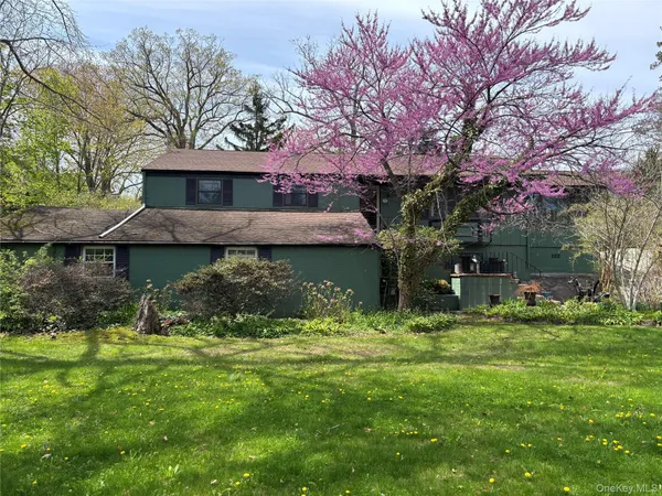 $395,000 | 24 Ondaora Parkway, Highland Falls, NY 10928