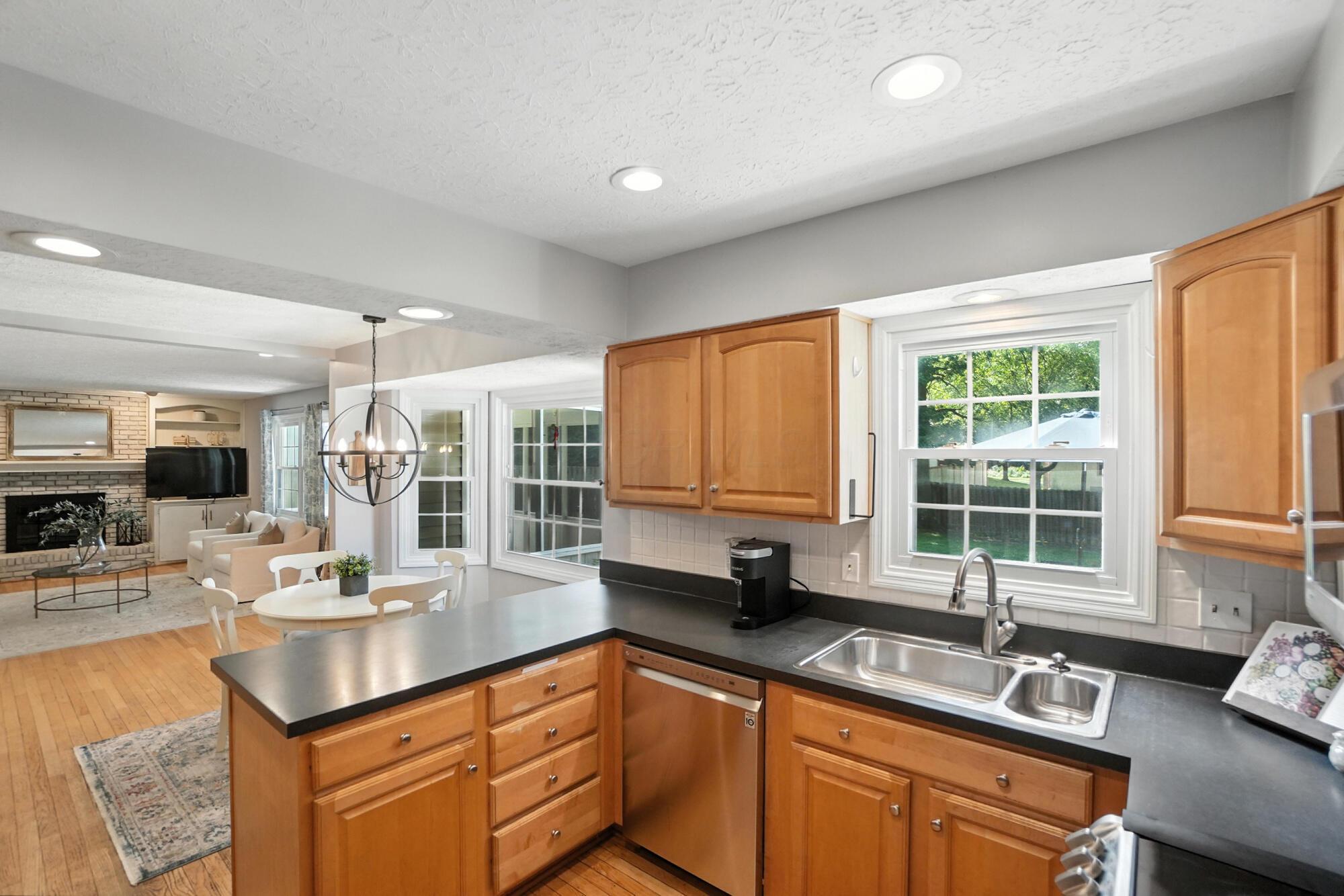 1209 Chatham Ridge Road Westerville, OH 43081 - Photo 15 of 50 074