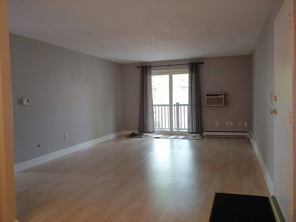 11 Walker Road, Unit 6 North Andover, MA 01845 - Photo 5 of 12 Gallery Image 5