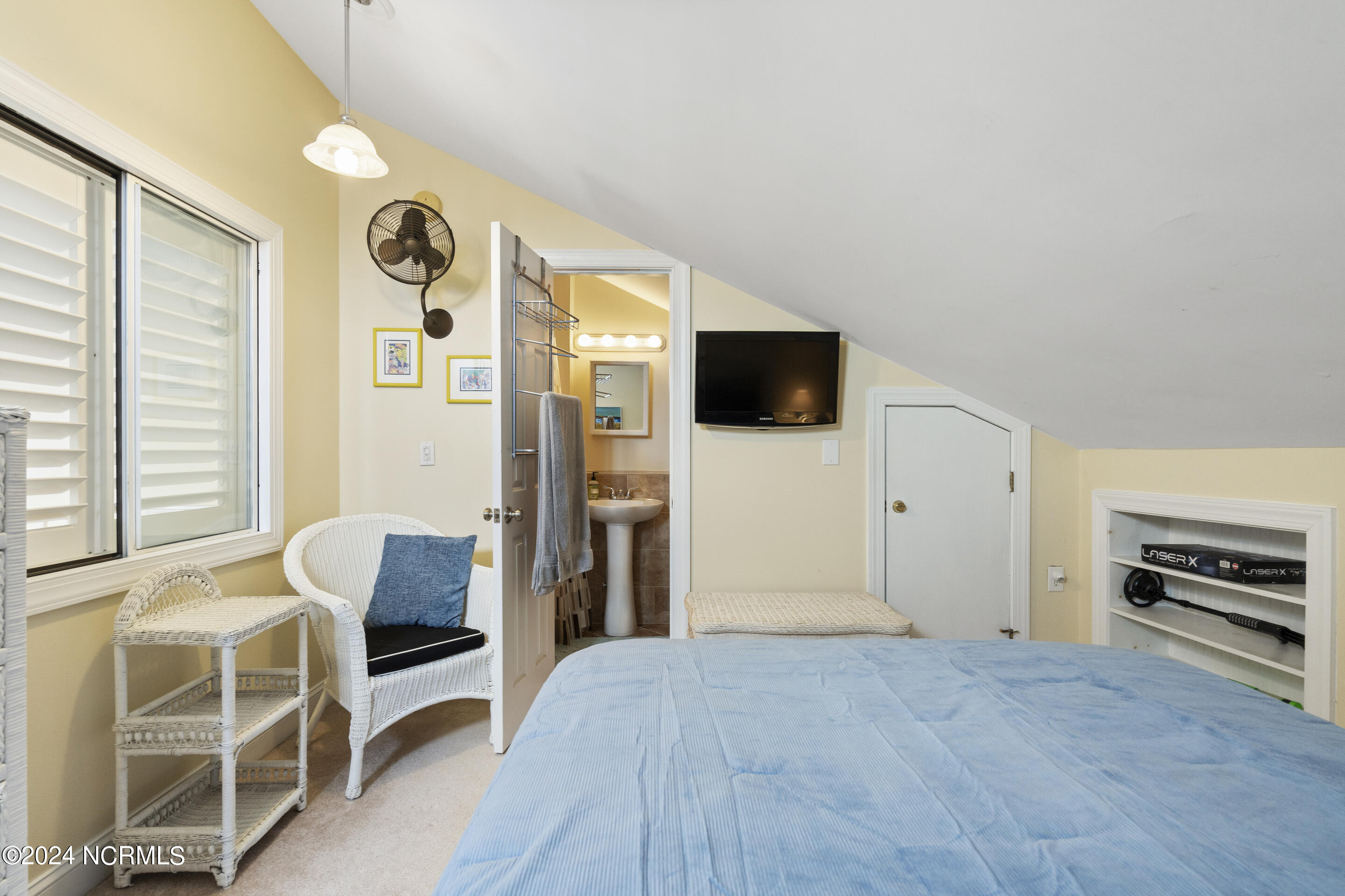 886 New River Inlet Road, Unit 47 North Topsail Beach, NC 28460 - Photo 29 of 54 Upstairs Bedroom