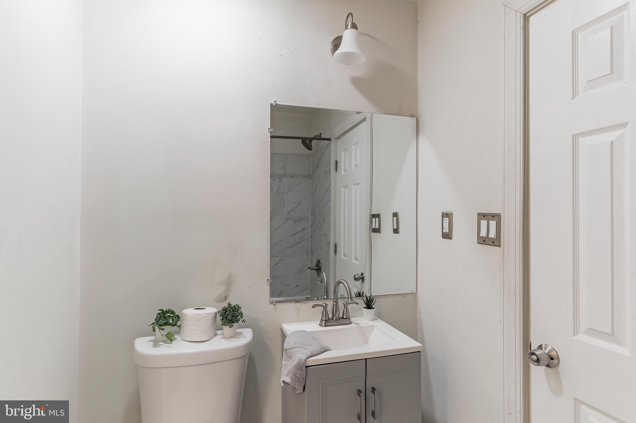 648 Kenmore Road Philadelphia, PA 19151 - Photo 28 of 36 Bathroom