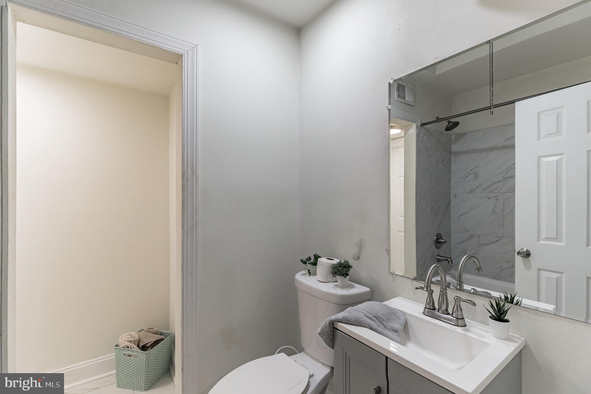 648 Kenmore Road Philadelphia, PA 19151 - Photo 29 of 36 Bathroom