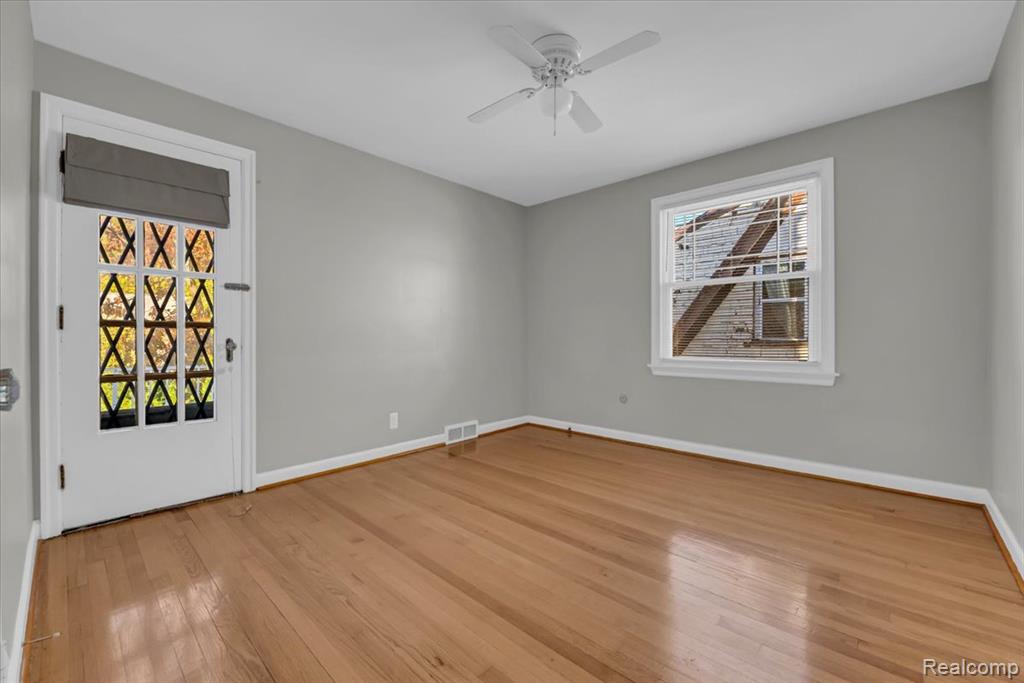 20227 Stratford Road Detroit, MI 48221 - Photo 10 of 22