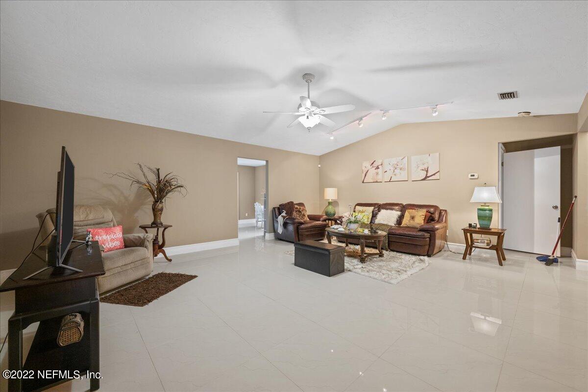 7868 Twin Lakes Road Keystone Heights, FL 32656 - Photo 7 of 40 11-JWLeePhoto-8664