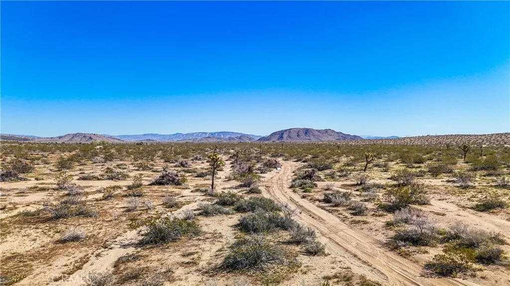 57645 Reche Landers, CA 92285 - Photo 21 of 38 a view of city and mountain