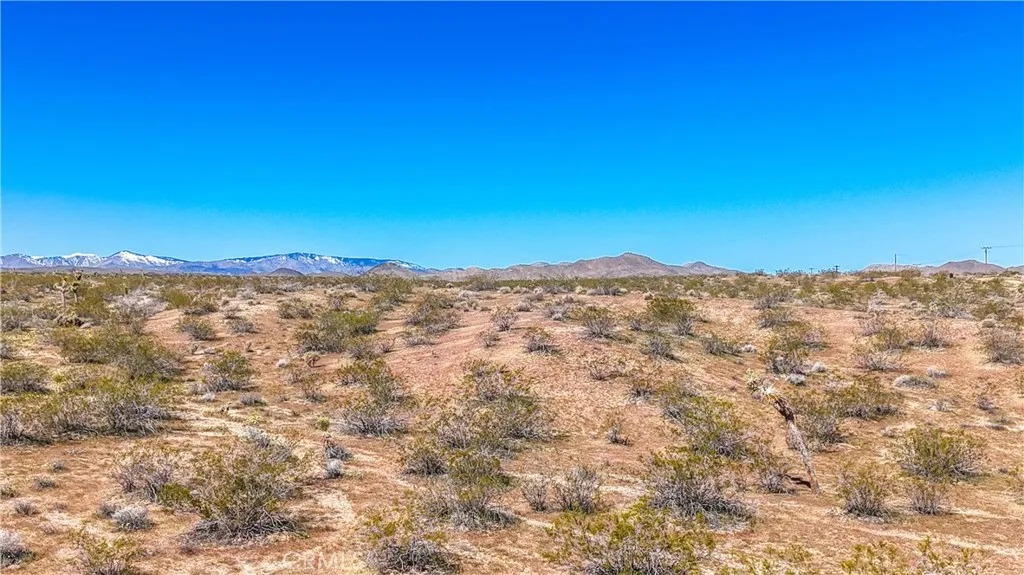 57645 Reche Landers, CA 92285 - Photo 35 of 38 a view of a large mountain with mountains in the background
