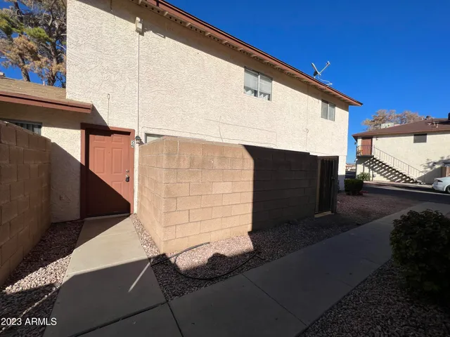 $1,195 | 860 East Brown Road, Unit 24, Mesa, AZ 85203